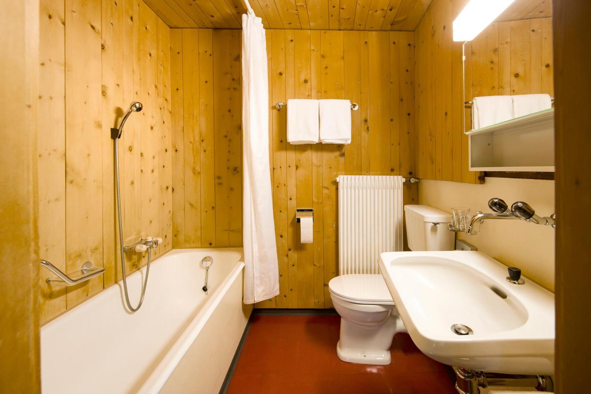 Hotel Chasa Chalavaina Müstair Zimmer foto