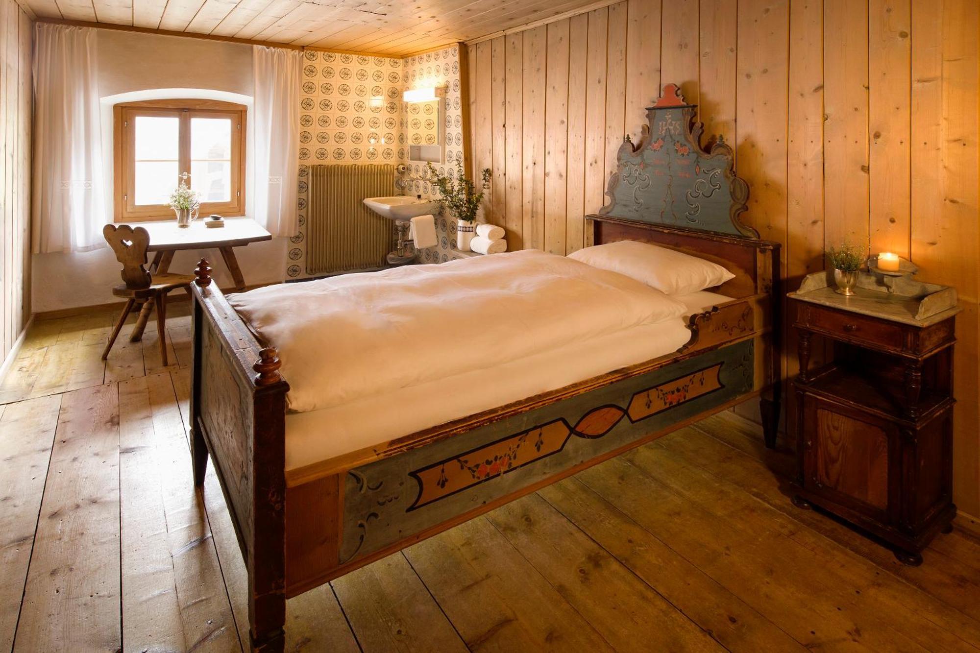Hotel Chasa Chalavaina Müstair Zimmer foto
